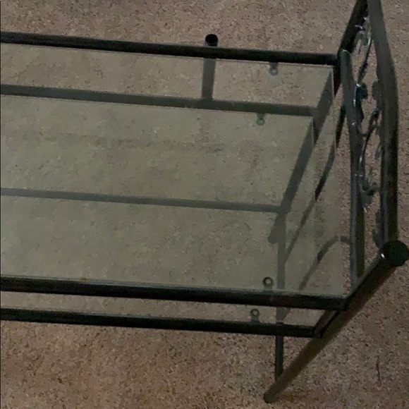 Vanity - Picture 3 of 4